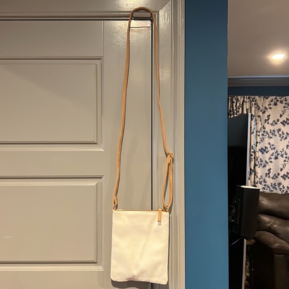 Used x1 for a tea party like new white adjustable purse - Picture 2 of 8